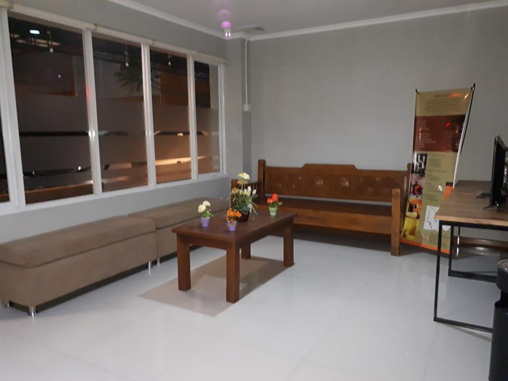 Melody Guest House Cilegon Esterno foto